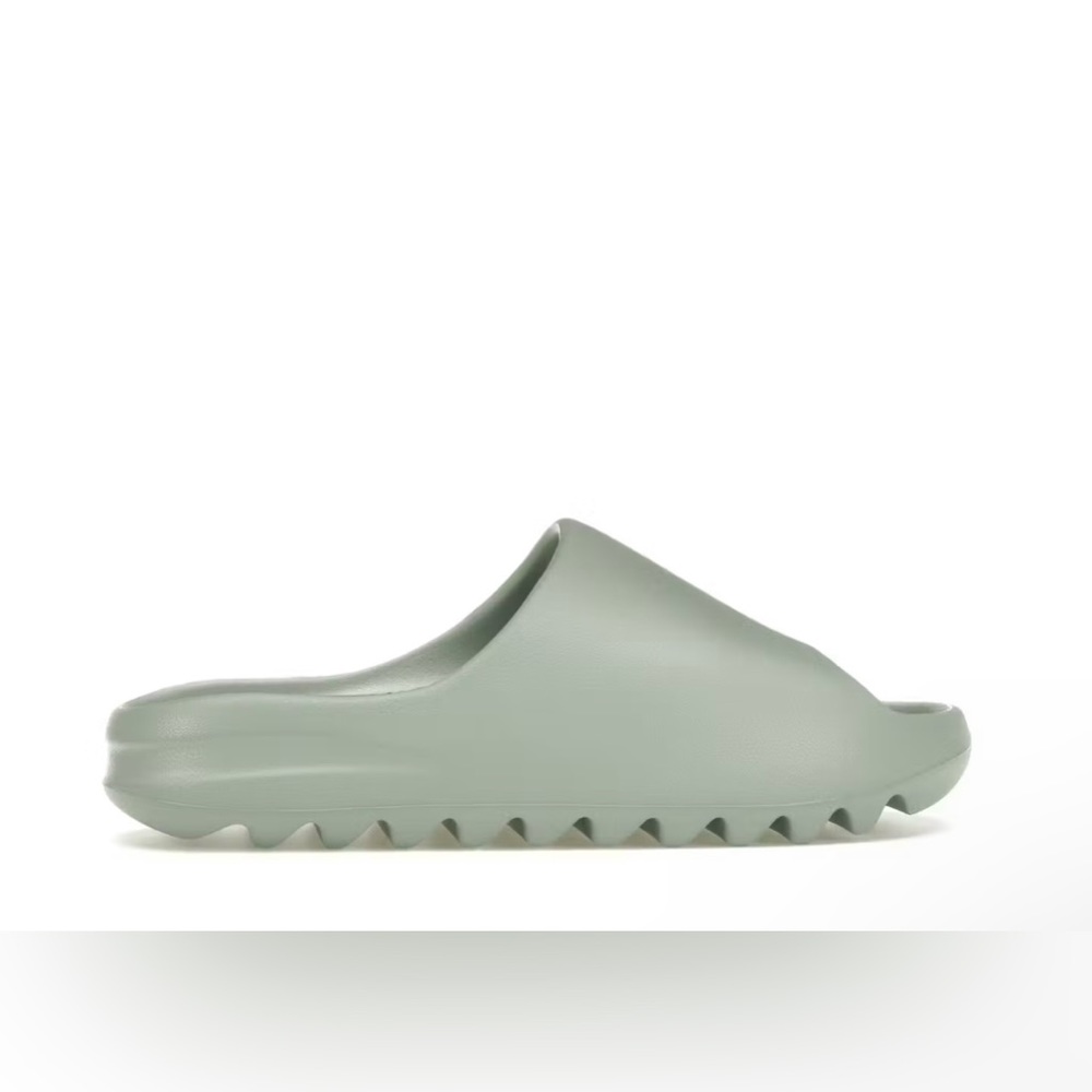 Yeezy Slide women’s 6, men’s 5 Salt
